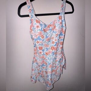 Floral Skirted Swimsuit Size Large NWT
